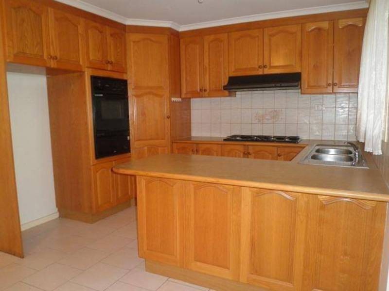 29 Catherine Drive, Hillside VIC 3037