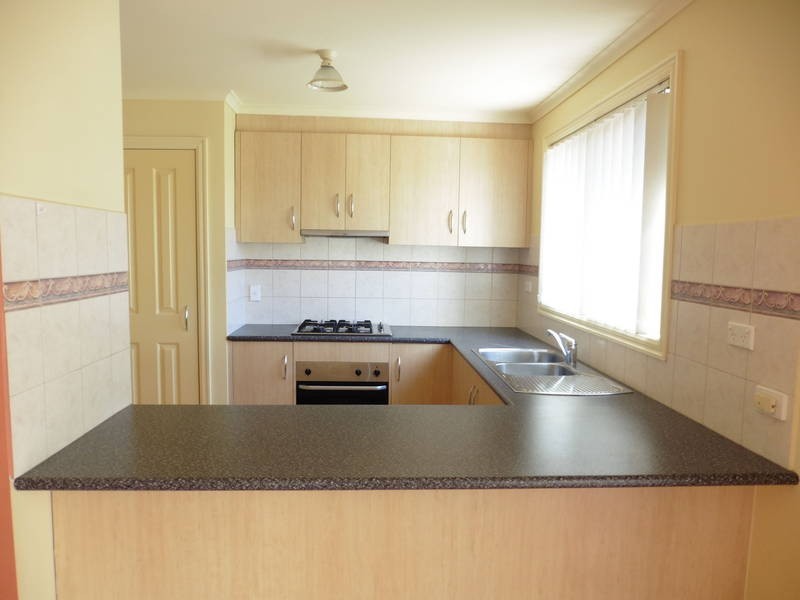 1/9 Benjamin Court, Sydenham VIC 3037