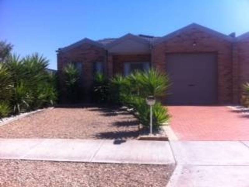 2/50 Allenby Road, Hillside VIC 3037