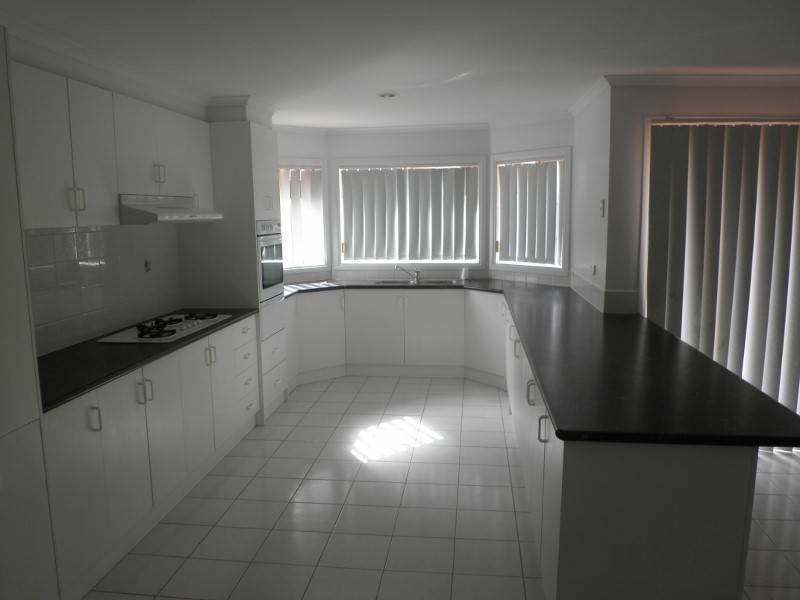 52 Blackman Crescent, Taylors Lakes VIC 3038