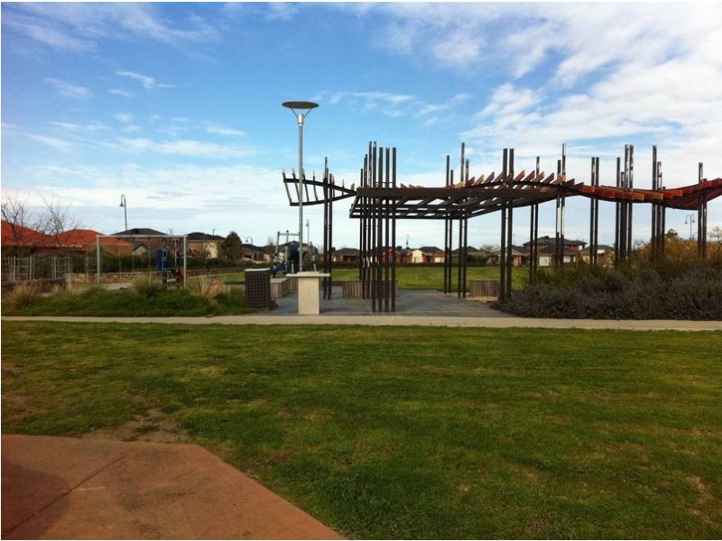 4  Hepburn Court, Taylors Hill VIC 3037