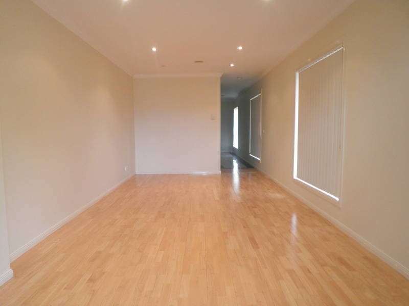 2 A Orchid Square, Sydenham VIC 3037