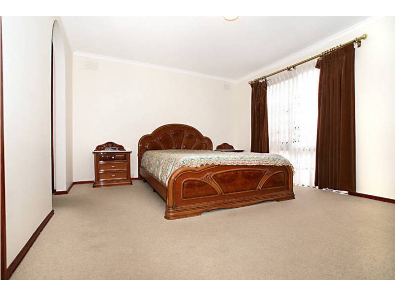 2 Sherwood Drive, Thomastown VIC 3074