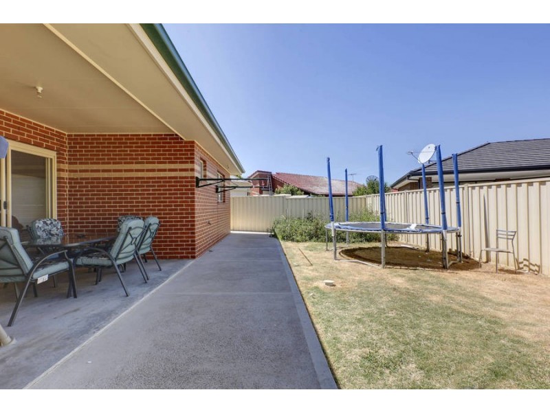 3 Wattlebird Crescent, Reservoir VIC 3073