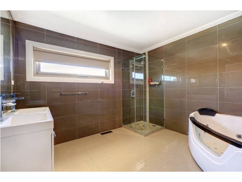 44 Barry Road, Thomastown VIC 3074