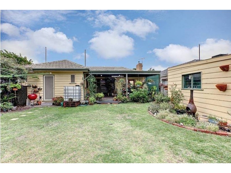 8 Lucille Avenue, Reservoir VIC 3073