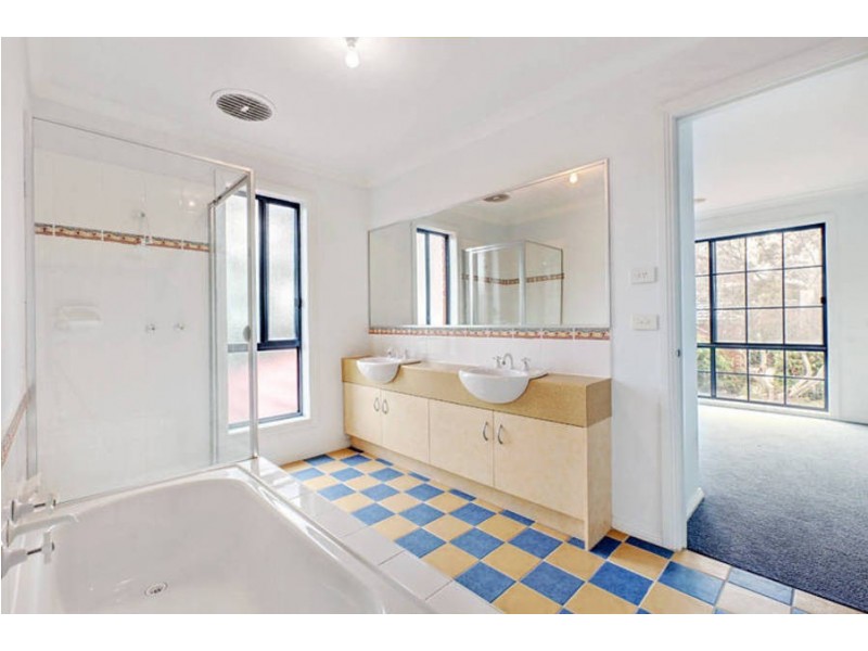 5 Lobelia Court, South Morang VIC 3752