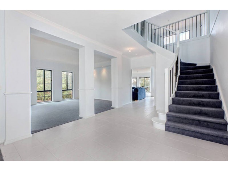 5 Lobelia Court, South Morang VIC 3752