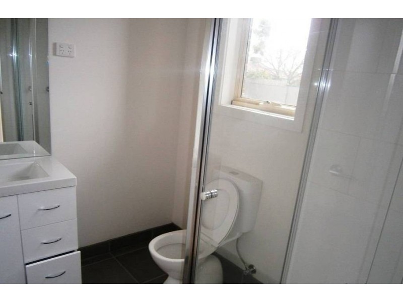 1 & 2/2 Lloyd Street, Epping VIC 3076