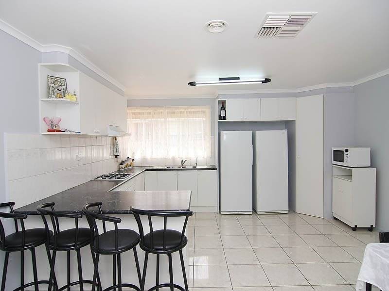 12 Kenna Drive, Lalor VIC 3075