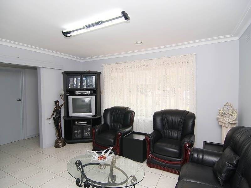 12 Kenna Drive, Lalor VIC 3075