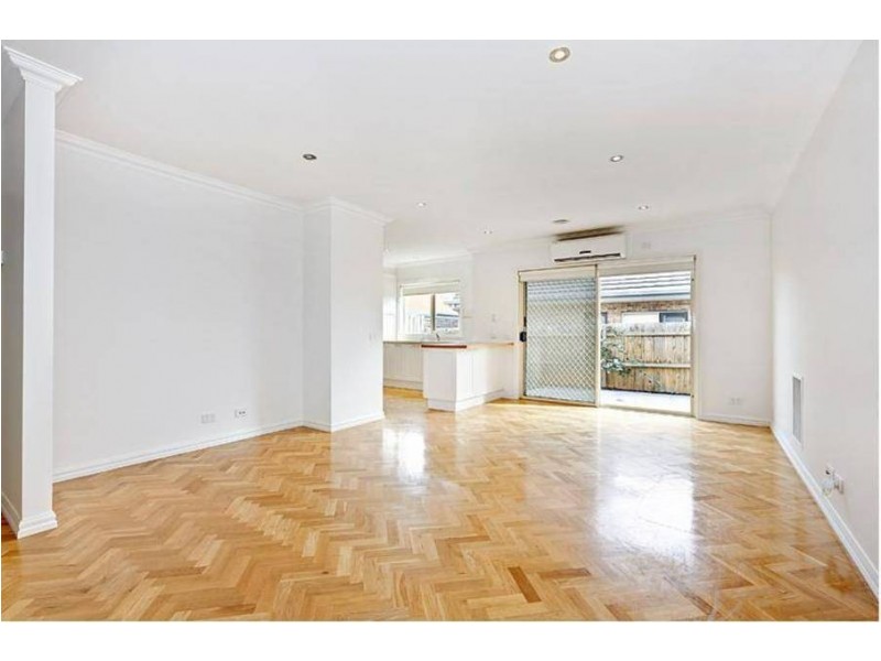 2/13 Frederick Street, Thomastown VIC 3074