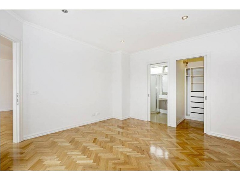 2/13 Frederick Street, Thomastown VIC 3074