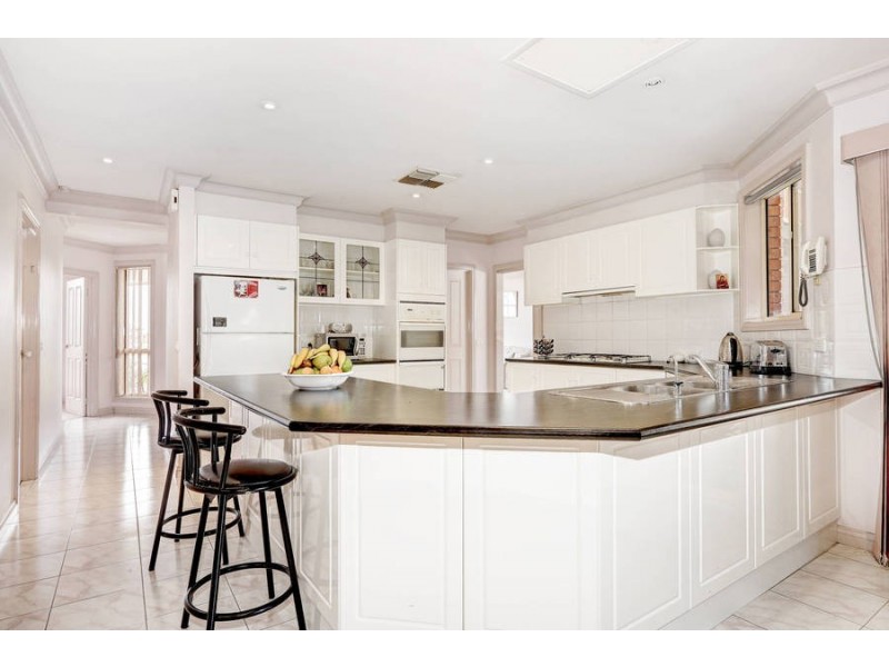 17 Cambala Avenue, Lalor VIC 3075