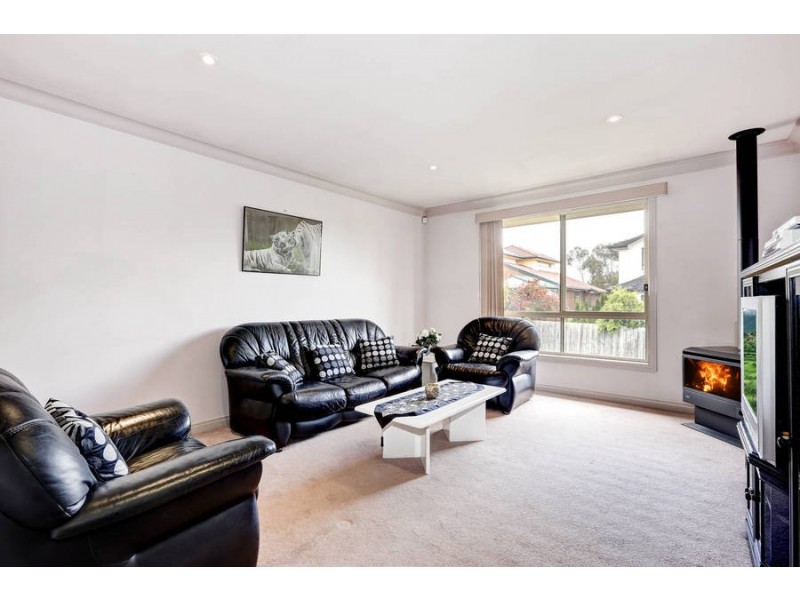 17 Cambala Avenue, Lalor VIC 3075