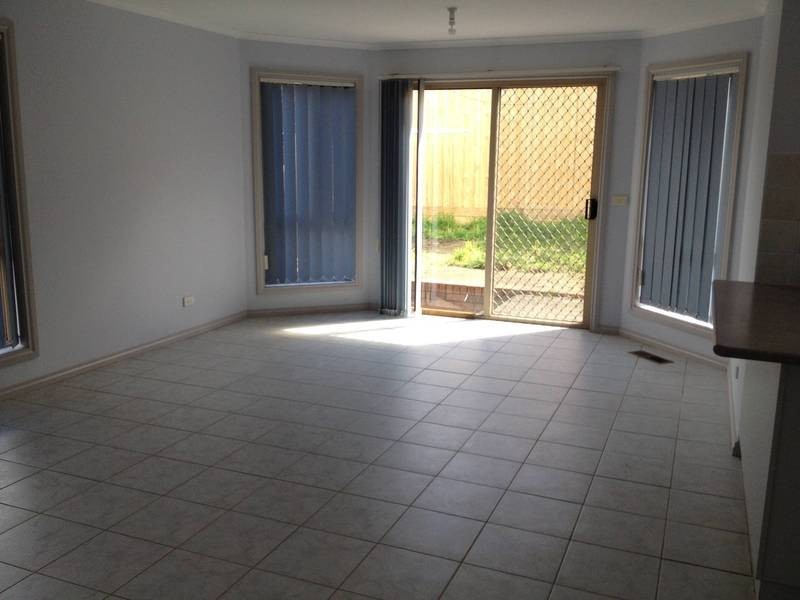 2/6 Woodfull Way, Epping VIC 3076