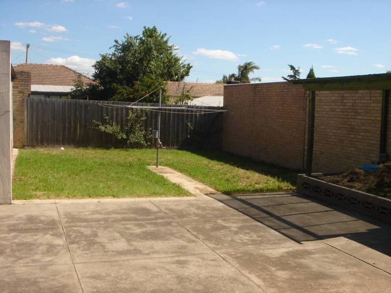 15 Dickens Street, Lalor VIC 3075