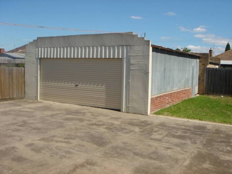 15 Dickens Street, Lalor VIC 3075