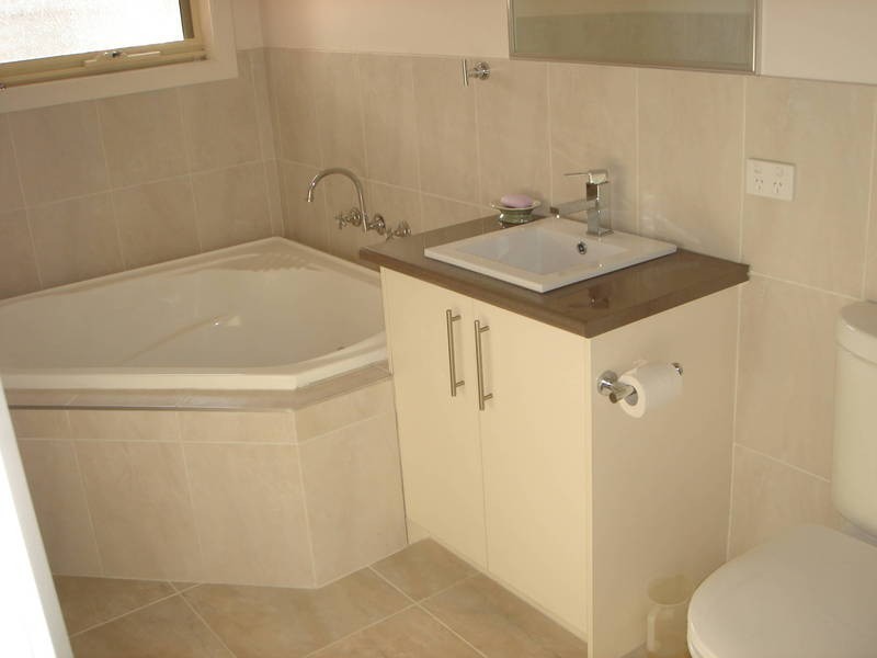 2/32 Salisbury Street, Glenroy VIC 3046