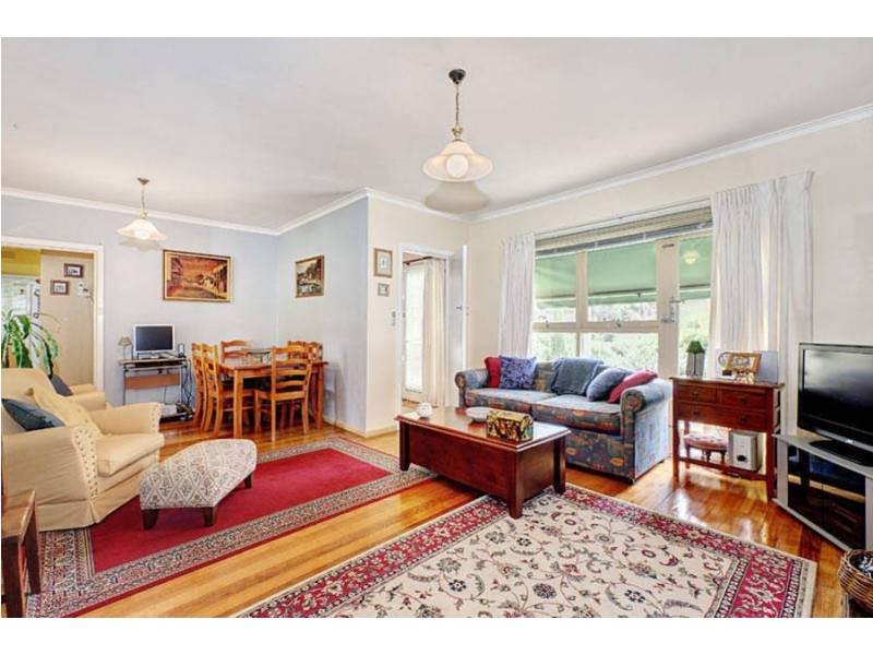 8 Lucille Court, Reservoir VIC 3073