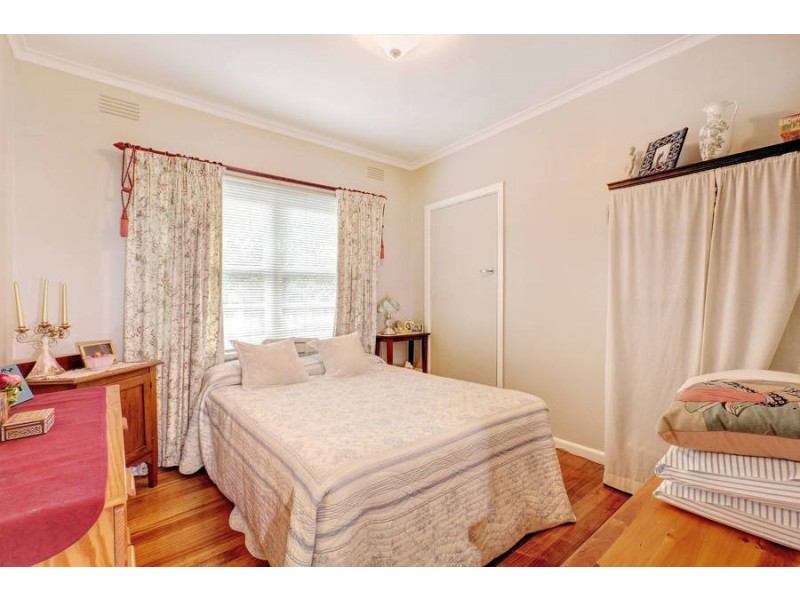 8 Lucille Court, Reservoir VIC 3073