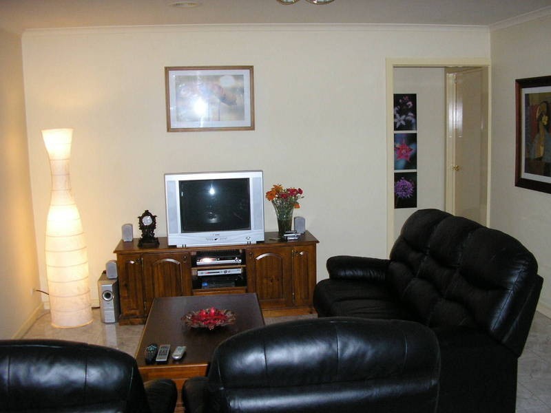 19 Cressida Crescent, Sydenham VIC 3037