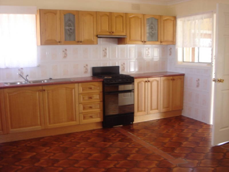 16 Chapman Avenue, Thomastown VIC 3074