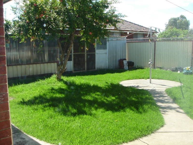 16 Chapman Avenue, Thomastown VIC 3074