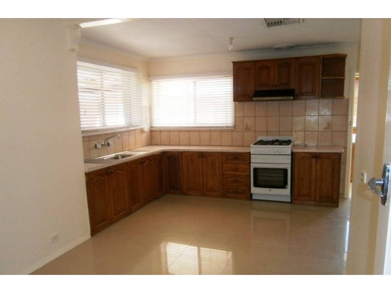 14 Kirwan Avenue, Lalor VIC 3075