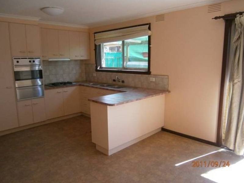 4 Kefford Avenue, Lalor VIC 3075