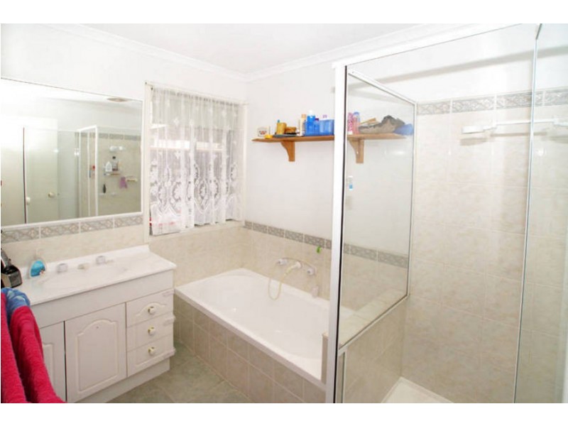 19 Allenby Road, Hillside VIC 3037