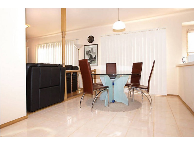 12 Brennan Court, Sydenham VIC 3037