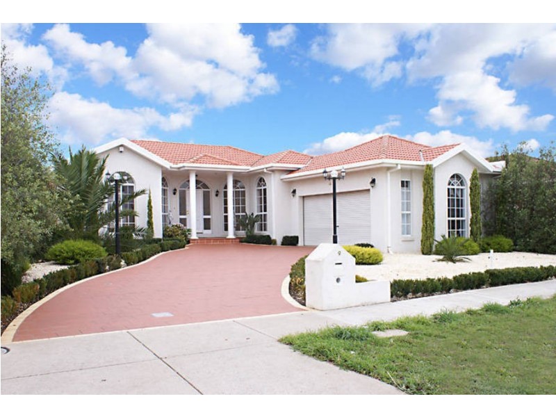 9 Wattlevalley Drive, Hillside VIC 3037