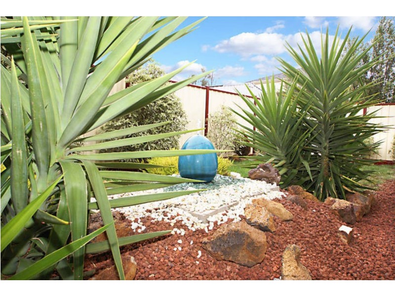 9 Wattlevalley Drive, Hillside VIC 3037