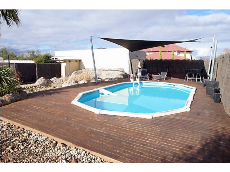 10 Queensberry Court, Hillside VIC 3037