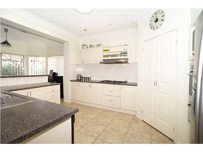 10 Queensberry Court, Hillside VIC 3037