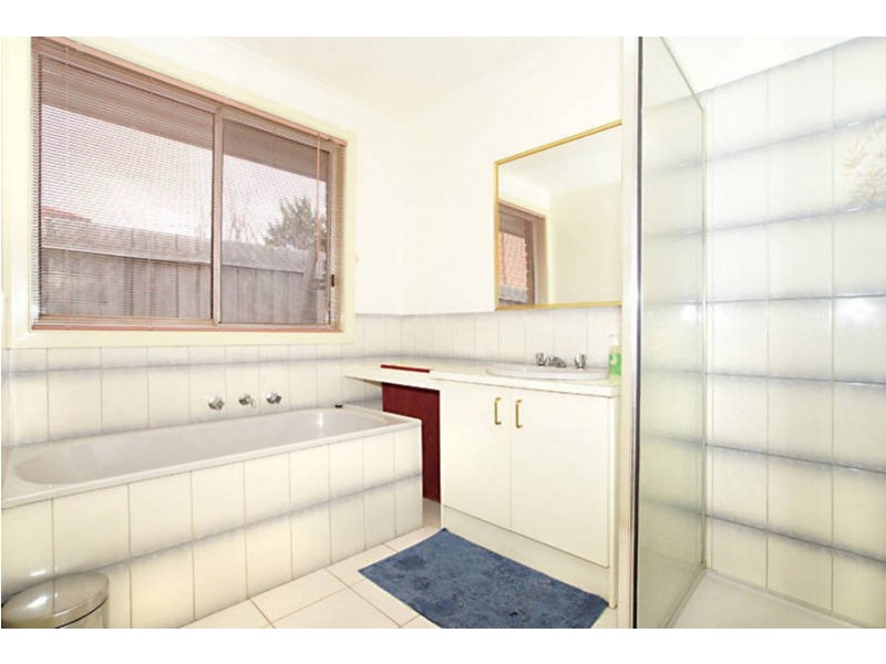 5 Sandpiper Drive, Taylors Lakes VIC 3038