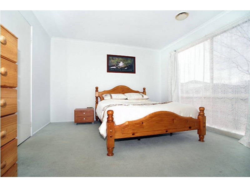 12 Queens Parade, Hillside VIC 3037