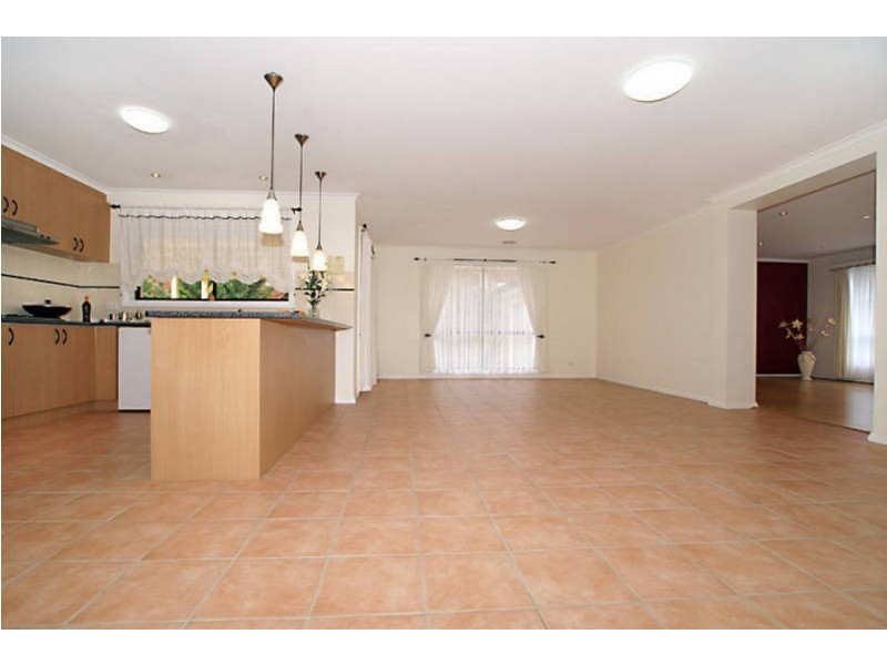 10 Brighton Place, Taylors Hill VIC 3037