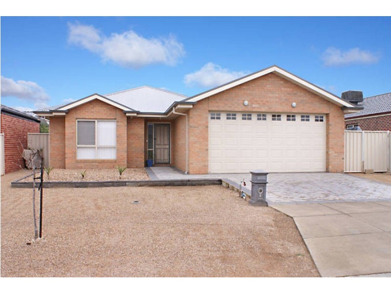 2 Nauru Court, Taylors Hill VIC 3037