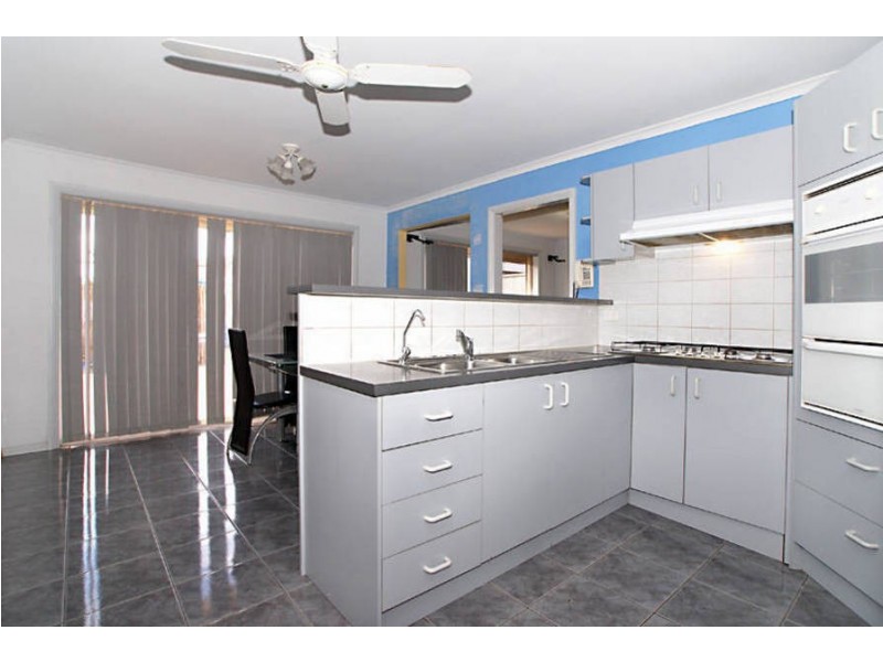 6 Darriwill Close, Delahey VIC 3037