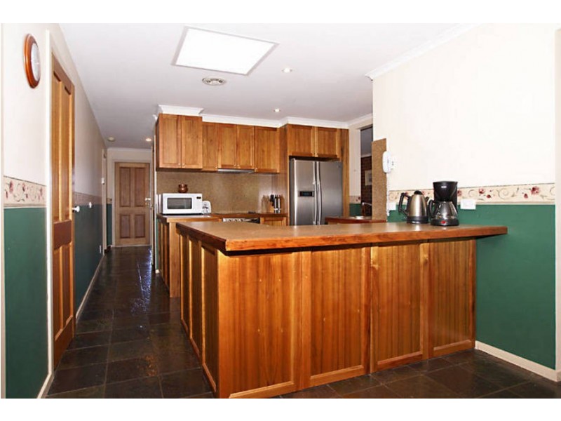 7 Leslie Court, Hillside VIC 3037