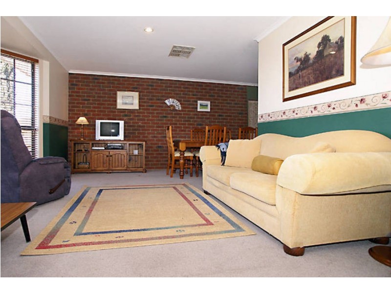 7 Leslie Court, Hillside VIC 3037