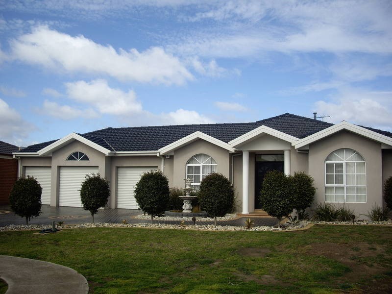 8 Carlton Court, Taylors Hill VIC 3037