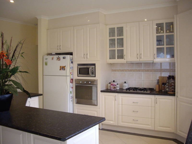 8 Carlton Court, Taylors Hill VIC 3037