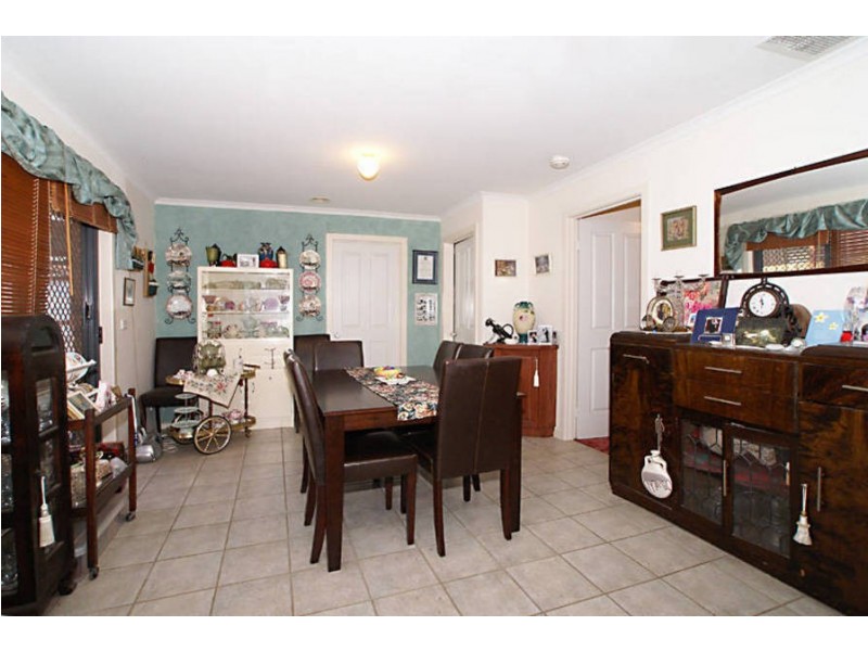 6a Manchester Drive, Sydenham VIC 3037