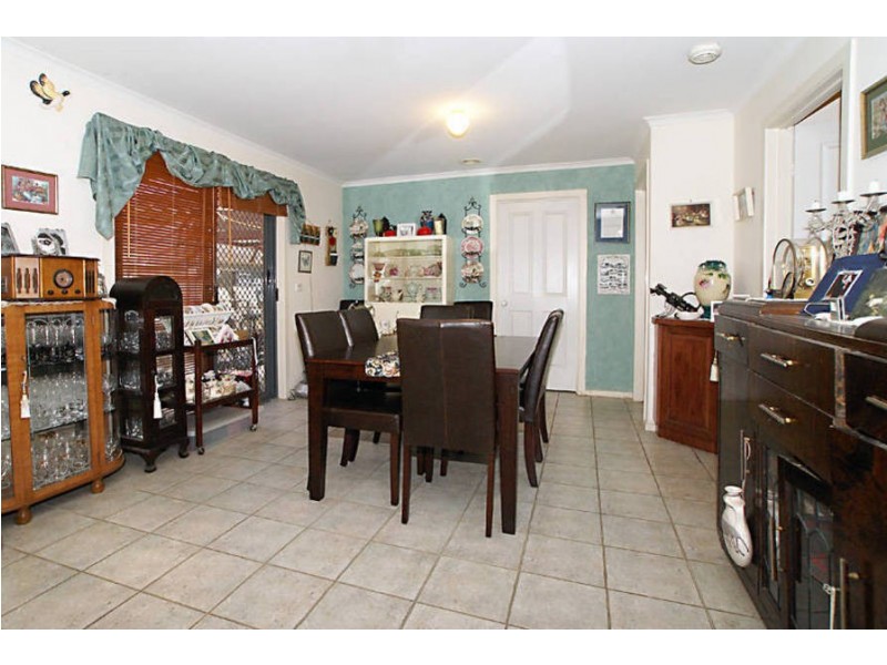 6a Manchester Drive, Sydenham VIC 3037