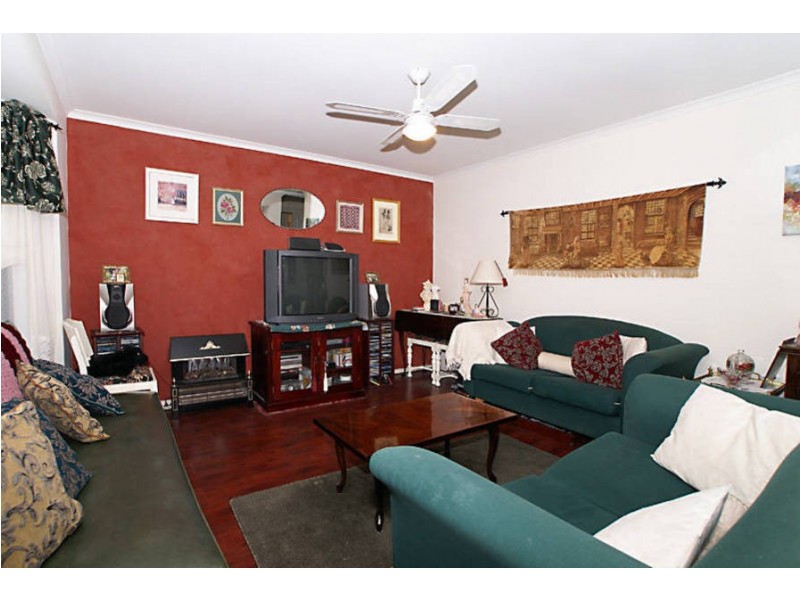 6a Manchester Drive, Sydenham VIC 3037