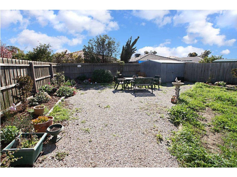 6a Manchester Drive, Sydenham VIC 3037