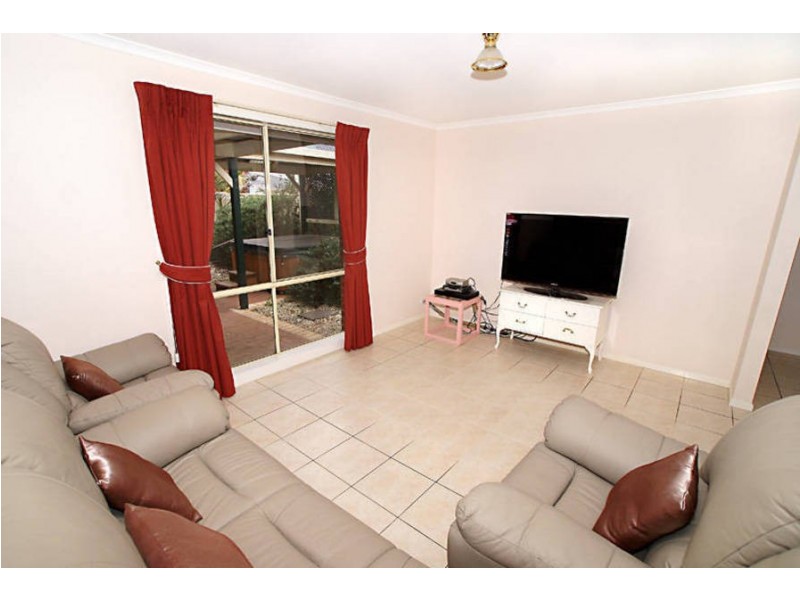 65 Timele Drive, Hillside VIC 3037